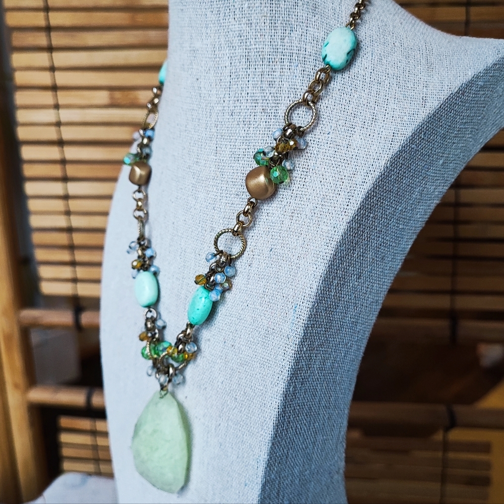 Died Howlite Glass Faceted Beads Brass Tone Hardware Necklace Light Green Stone